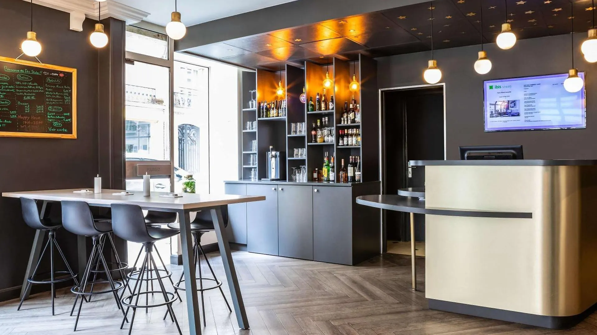 Ibis Styles 15 Lecourbe 3*