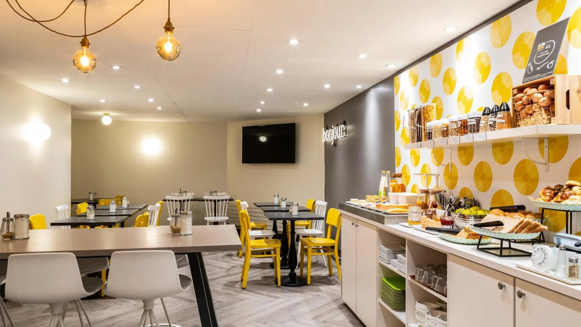 Hotel Ibis Styles 15 Lecourbe 3*