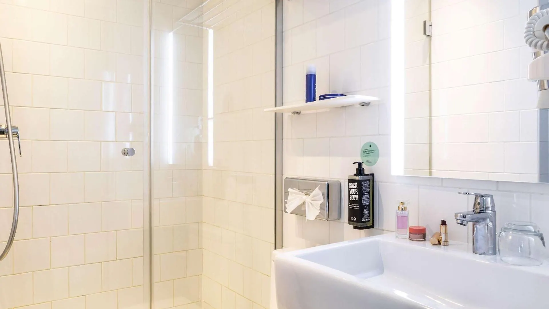 Ibis Styles 15 Lecourbe Hotel 3*