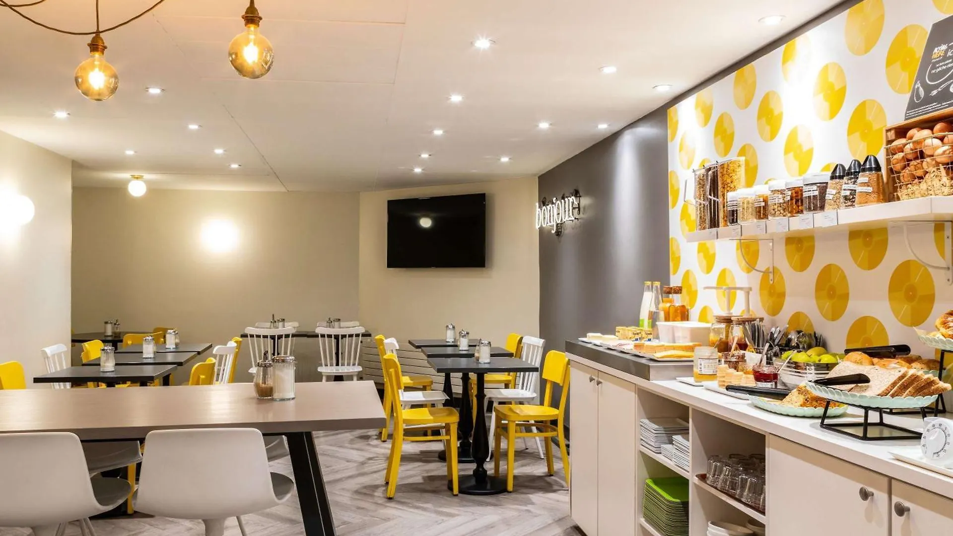Hotel Ibis Styles 15 Lecourbe 3*